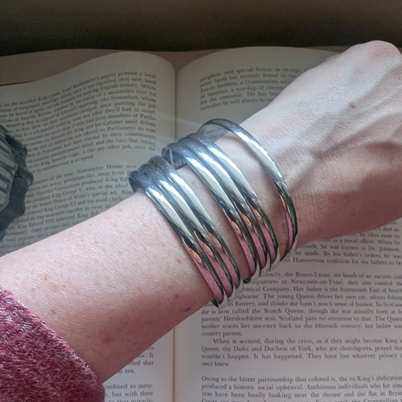 Silver Bangle Bracelet Set - Picture 4 of 11